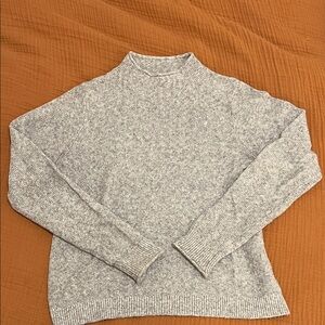 Abercrombie & Fitch Heather Light Gray Knit Sweater Size Medium